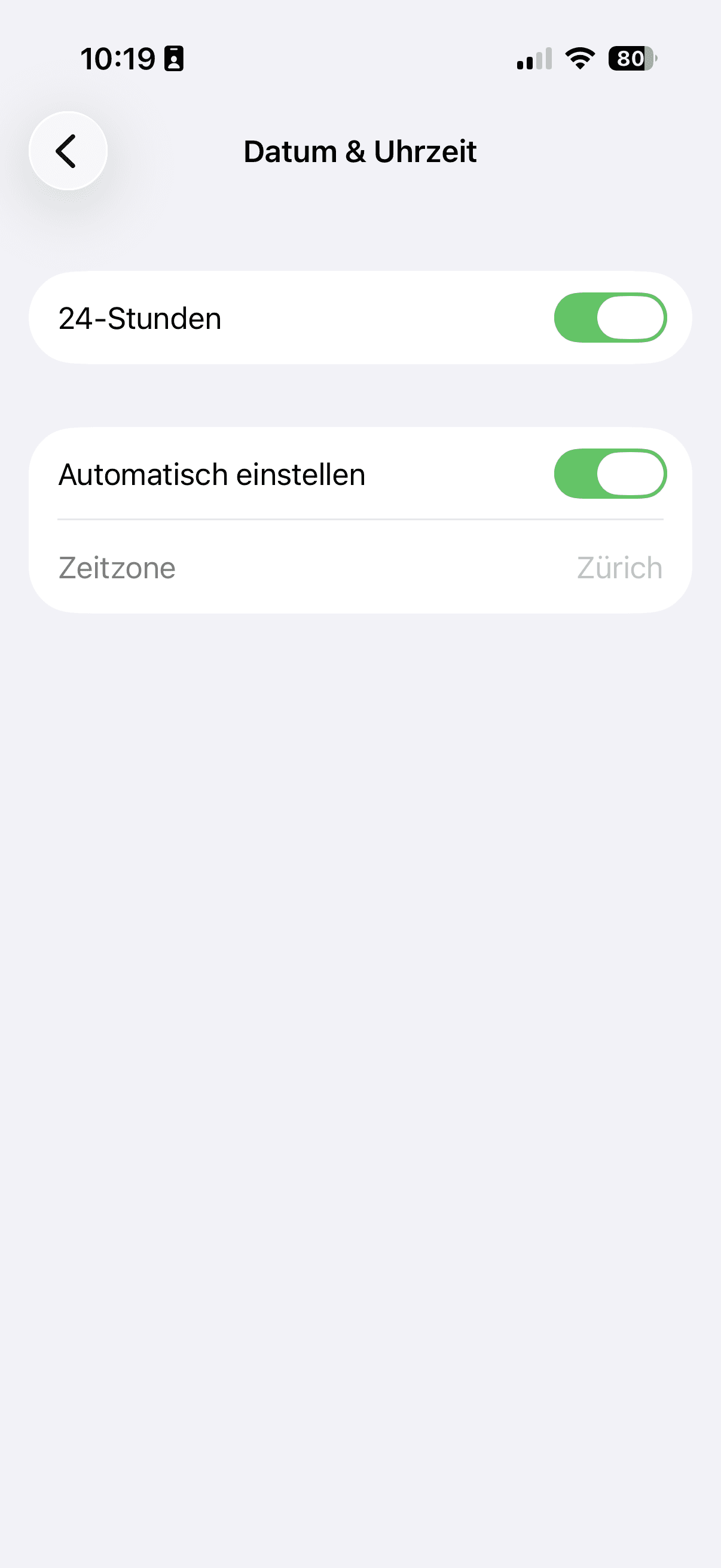 iPhone-Einstellung Datum und Uhrzeit mit aktivierter automatischer Einstellung